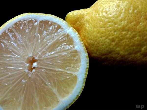 柠檬片泡水究竟有什么神奇功效呢？了解之后，终于明白了