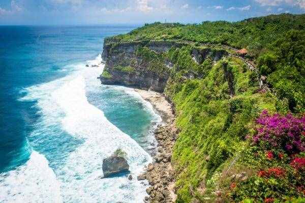 印尼巴厘岛推迟向外国游客开放