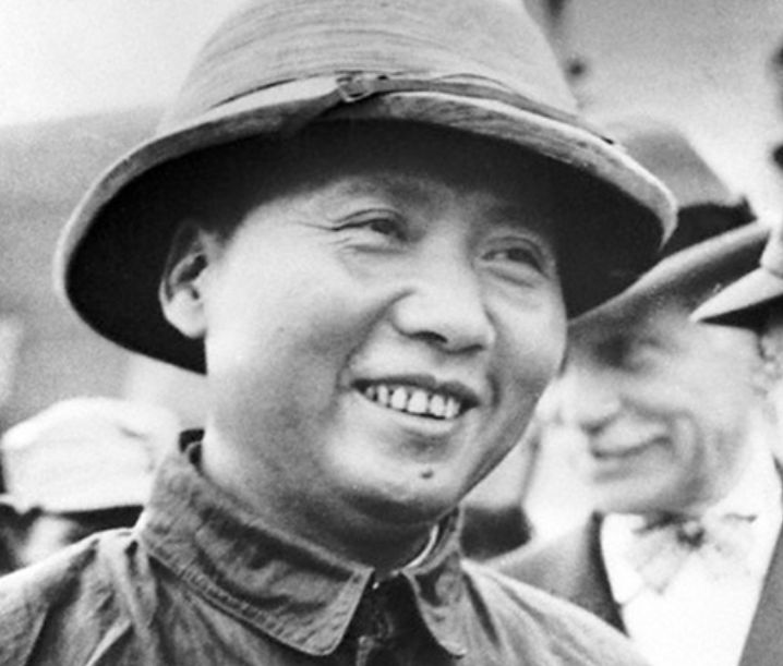 1958年，毛泽东与老友叙旧时问众人“关公姓什么”，结果无人答对
