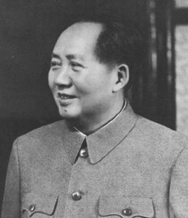 1958年，毛泽东与老友叙旧时问众人“关公姓什么”，结果无人答对