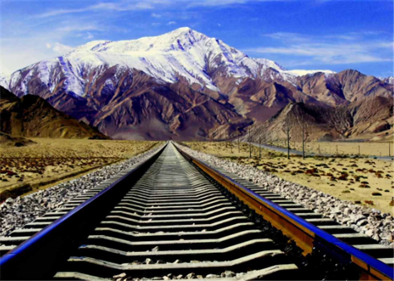 投资80亿，凿穿喜马拉雅山，中尼铁路为何让印度“坐不住”了？