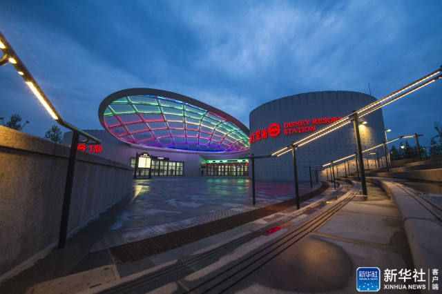 上海地铁迪士尼站26日起试运营啦！