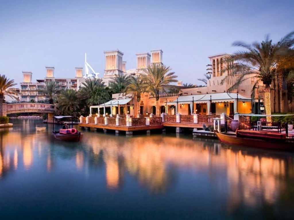 迪拜景点〡打卡朱美拉古城，体验阿拉伯古典风情