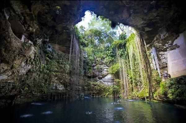 墨西哥尤卡坦基尔加丹的天然泳池 宛如仙境