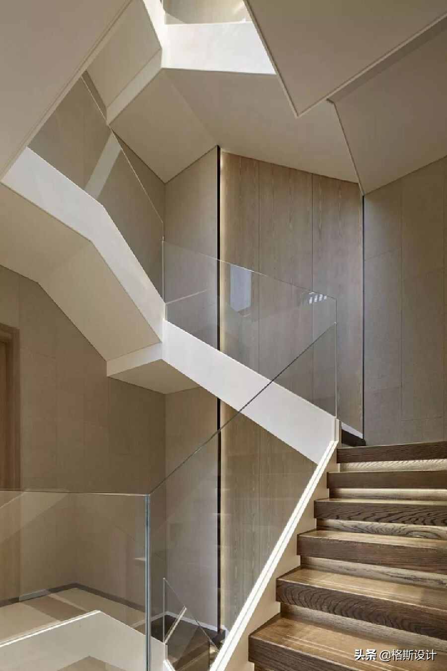 了解楼梯的形式、结构和材质，找到适合自己的款式