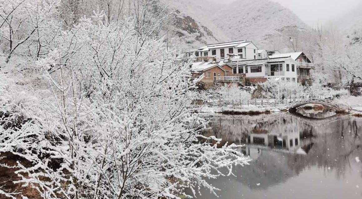 “首都屋脊”迎春雪，门头沟这个村有如仙境