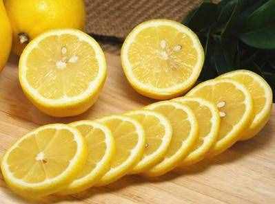 柠檬汁不仅能美白皮肤，还能美白牙齿？
