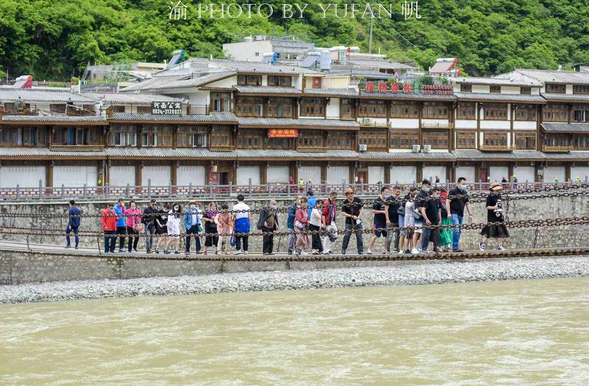 86年前，22位英雄冒着枪林弹雨飞夺泸定桥，想想都令人热血沸腾