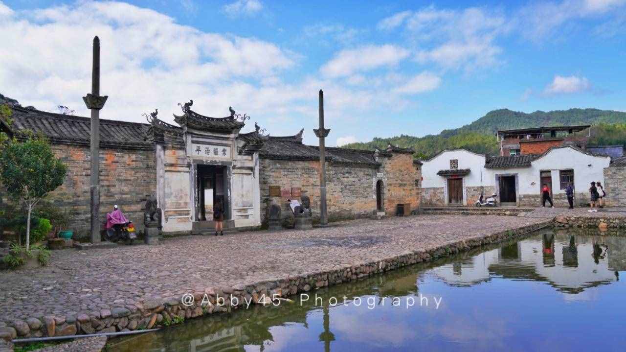 福建800年古村落，世界客家建筑三大奇葩之一，被称为民间故宫