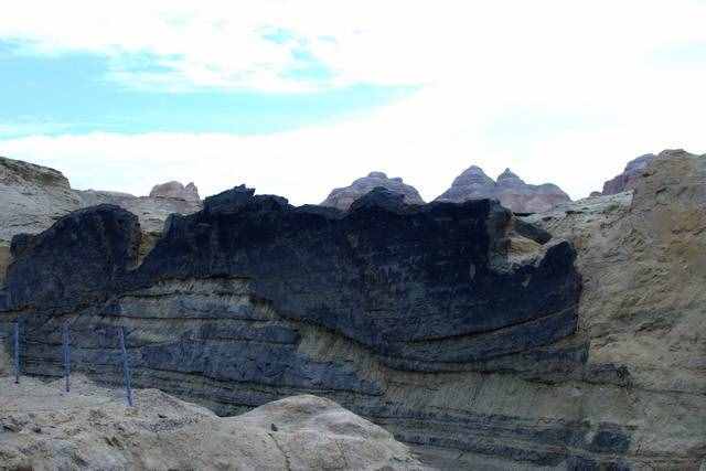 新疆克拉玛依魔鬼城天然沥青矿