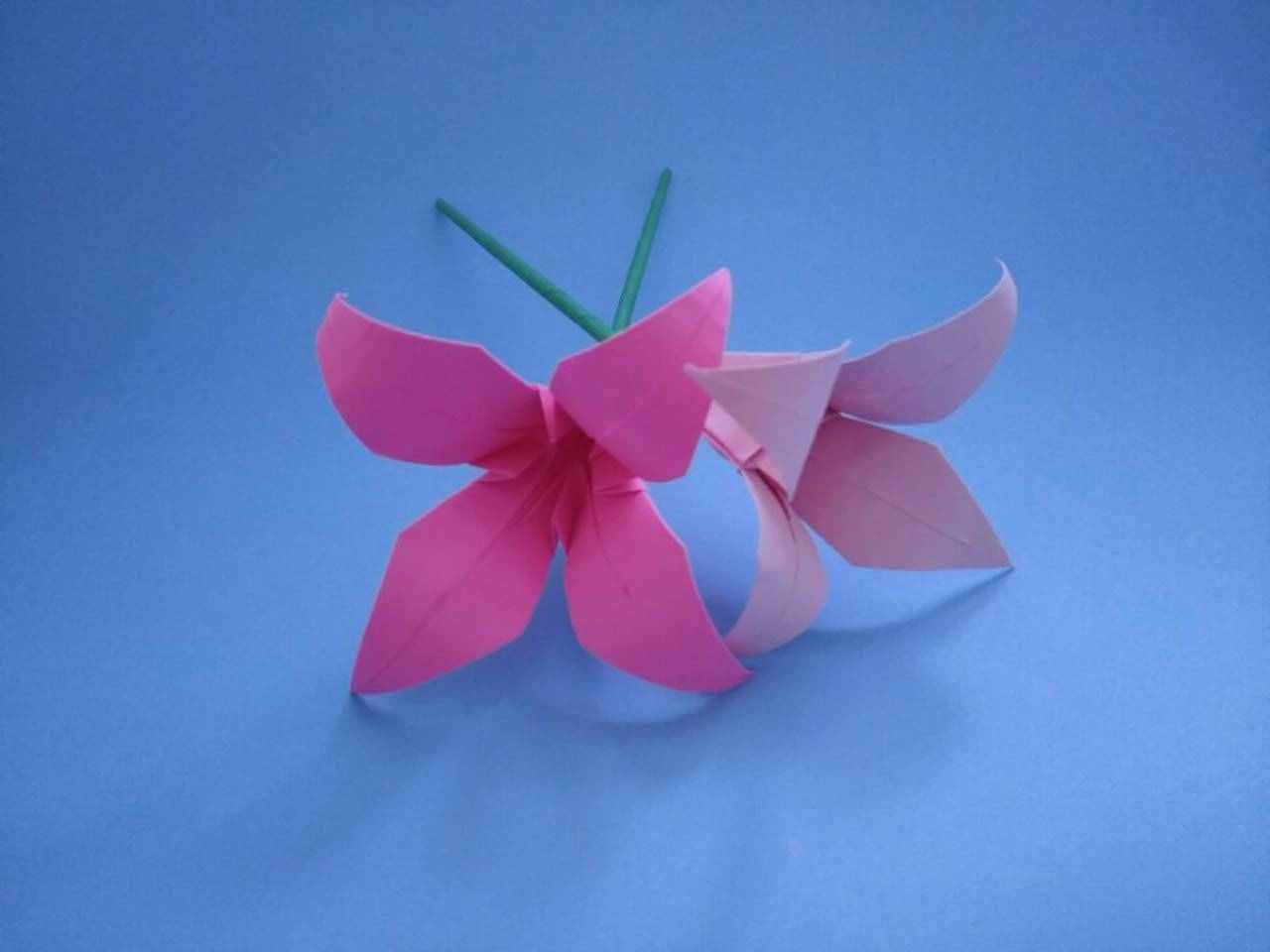 教你用纸折漂亮的花朵，制作起来非常简单，手残党也一学就会