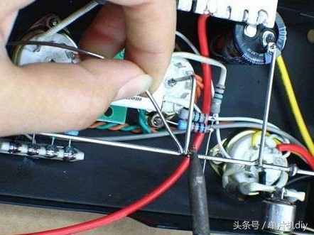 电子爱好者必备知识，电烙铁焊接使用方法