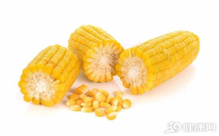 在粗粮中，玉米好吃还有营养！4个益处值得称赞