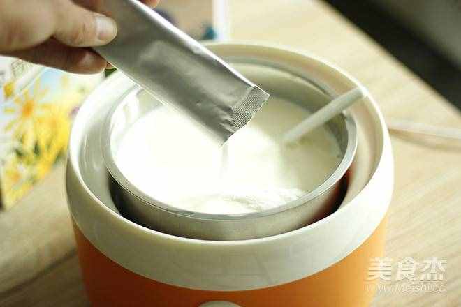 教你轻松自制酸奶，只要加点它，既能改善肠胃功能还可以稳定血糖
