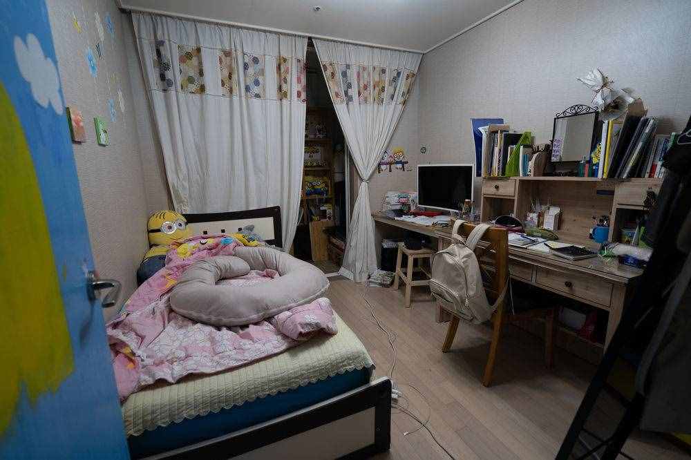 她把出租屋爆改成“糖果屋”，五彩斑斓真漂亮，网友：可以出道了