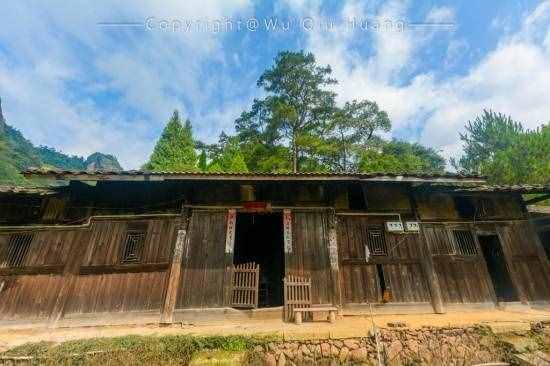 福建泰宁有一个百年古村落，犹如世外桃源，村里有心形弥勒岩