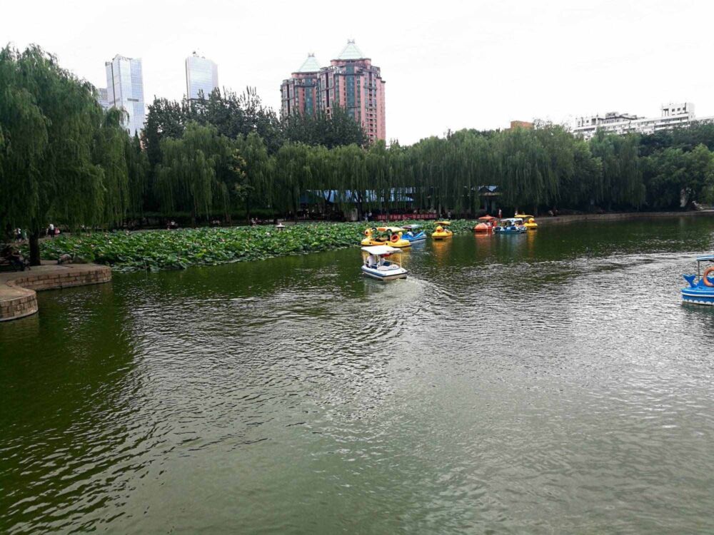 探讨北京地铁10号线团结湖站，为何与团结湖公园不在一个地方？