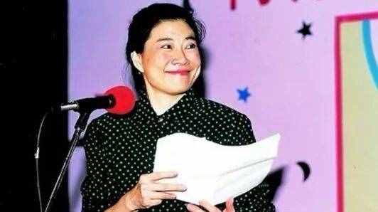 他是亦舒儿子，与妈妈失联44年渴望母爱，看异父妹妹被宠成公主