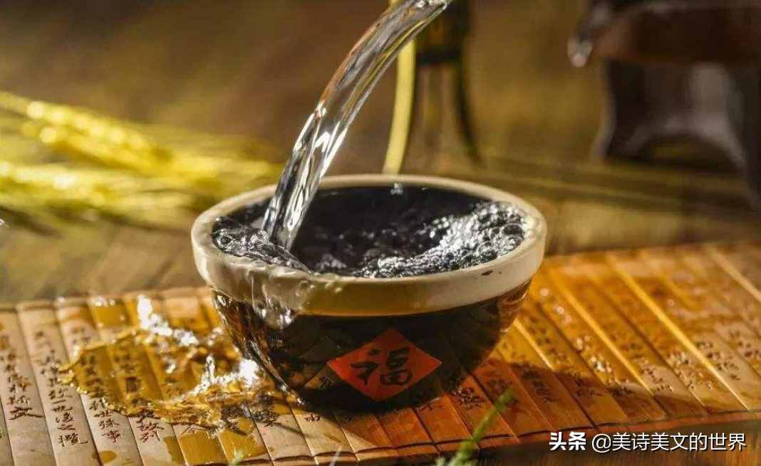 “酒逢知己千杯少，话不投机半句多”的后一句才是精华，很有道理