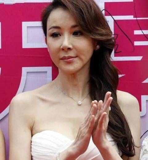 《小李飞刀》演员现状：男主婚变，女主脸僵，男二坐拥百亿票房