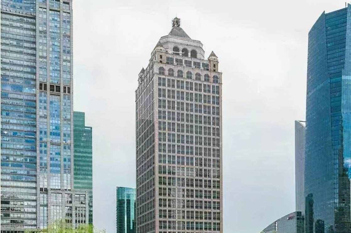 上海一个知名大厦，处在黄金位置却被搁置13年，如今无人接盘