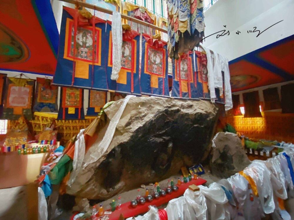 西藏昌都也有一座“文成公主庙”，藏在峡谷里，知道的游客还不多