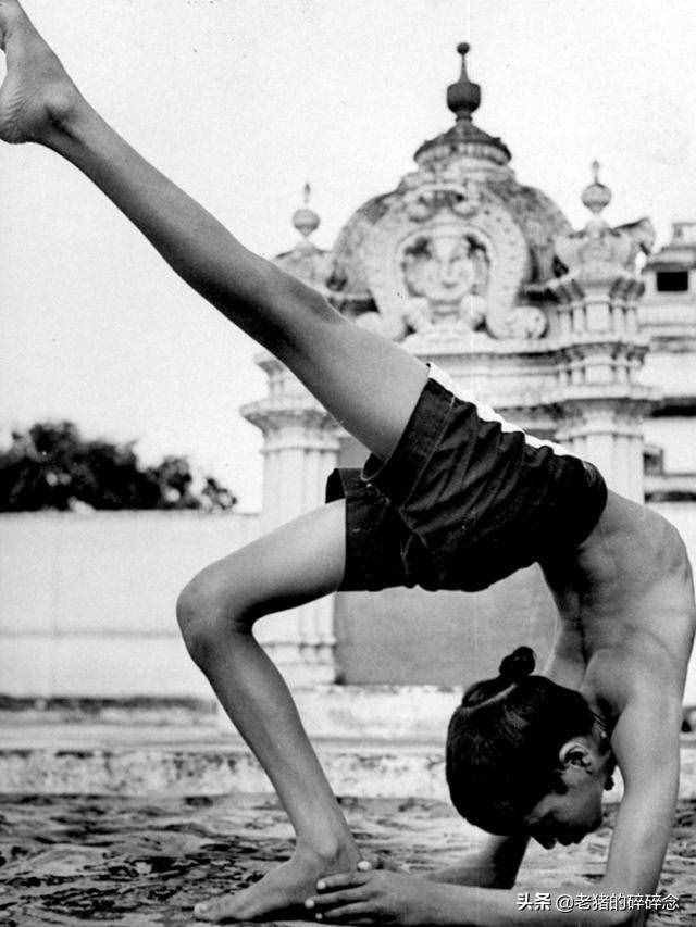 老照片揭秘真正的印度瑜伽，难度极高，招招挑战人体极限