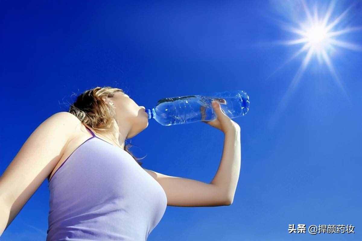 捍颜药妆：减肥每天要喝多少水？减肥喝水应该喝多少？
