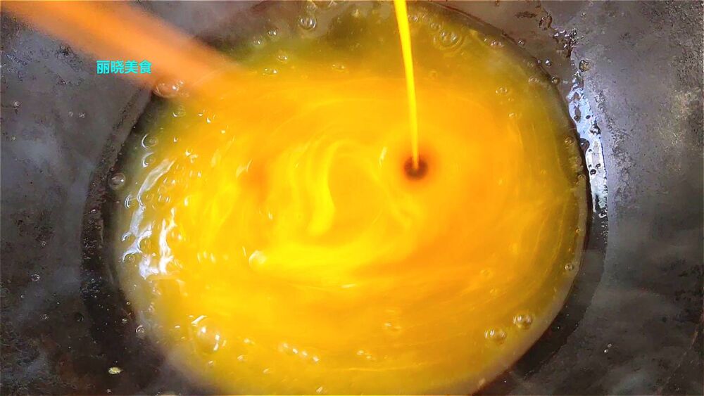 芒果别直接吃了，放到热锅里面一搅，瞬间变美味，上桌一会被抢光
