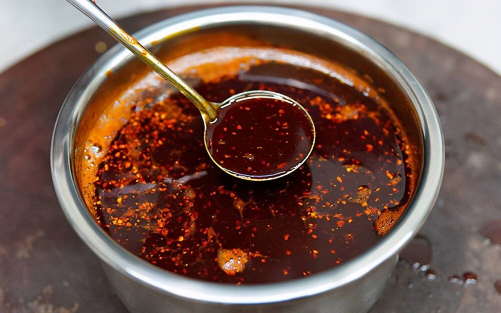 自制香而不辣上色红油，操作简单，香味浓郁，蘸饺子吃面条都好用
