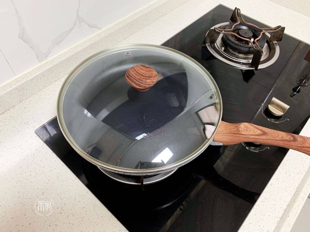 新买的不粘锅，可别直接用，教你正确开锅方法，好用更耐用