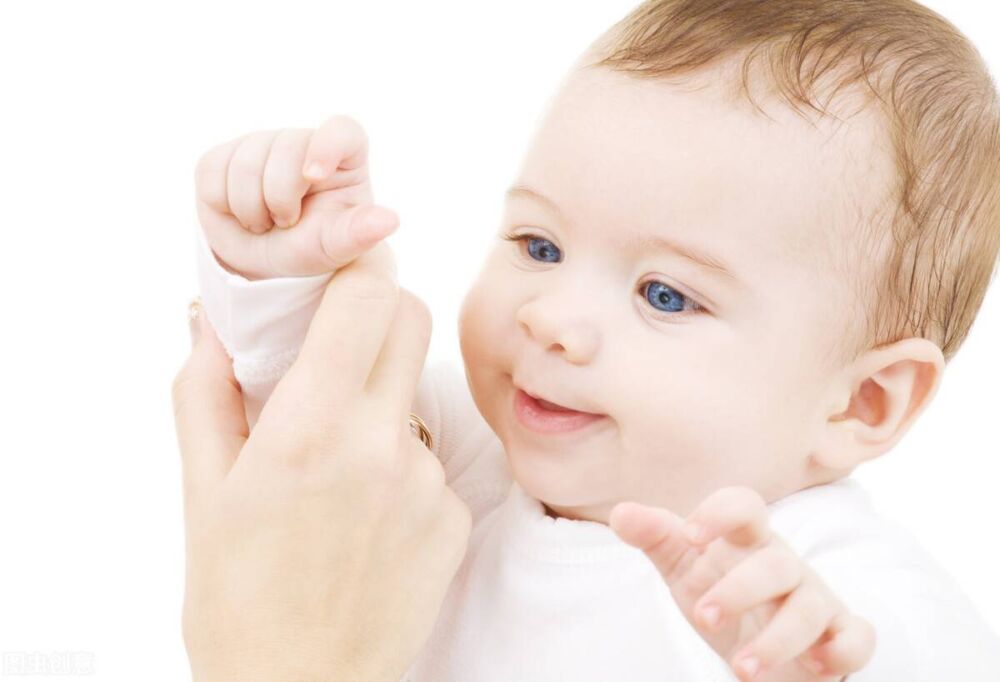 宝宝不吃母乳、抗拒奶瓶？找出原因教你应对