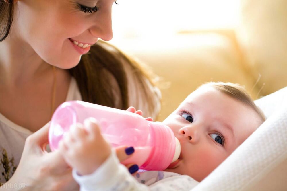宝宝不吃母乳、抗拒奶瓶？找出原因教你应对
