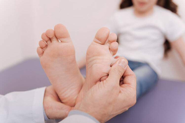 为什么很多人出现脚后跟疼？很可能是这6种原因导致的，别忽视
