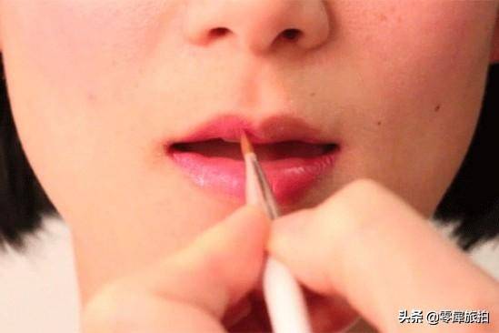 唇线笔怎么使用 两种唇线笔的画法技巧分享