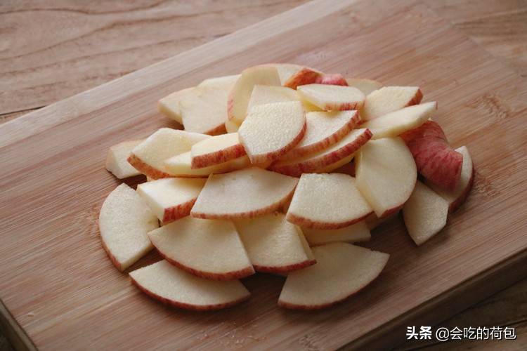 夏天要多吃苹果，教你1个简单做法，每周煮2回，营养美味又饱腹