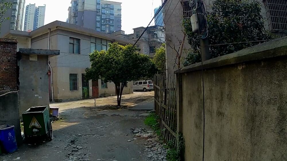 对于衡阳市区的老旧片区进行旧城改造？还是拆除重建？您觉得呢？