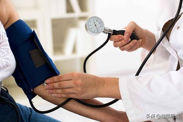 高血压饮食有4招，知道的患者，血压都不太会“乱来”