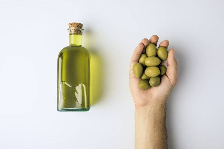 5款食用油测评：菜籽油、葵花油高温烹饪致癌物多，橄榄油最健康