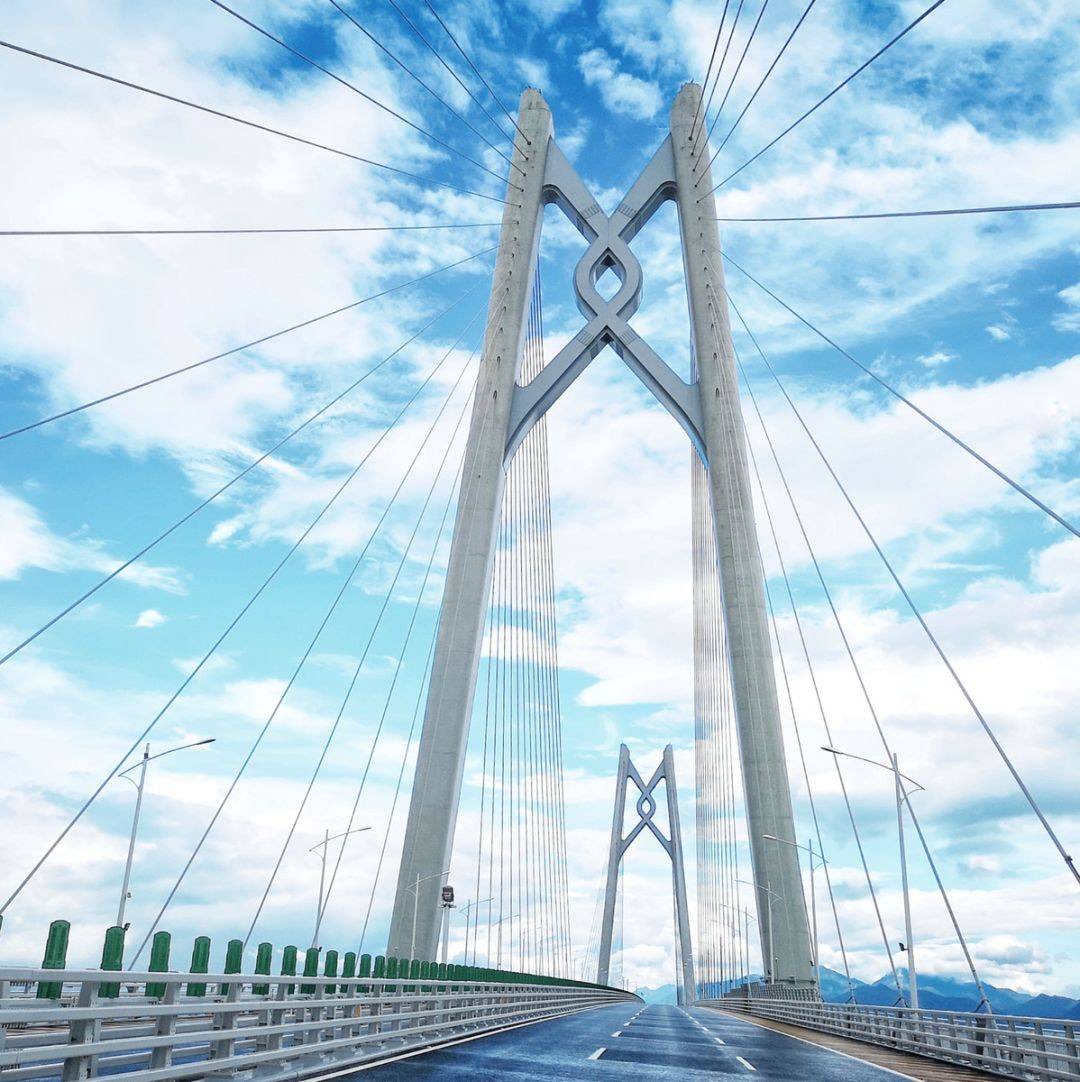 被网友捧红的全国20座网红大桥，风景绝美:此生必游览的路线