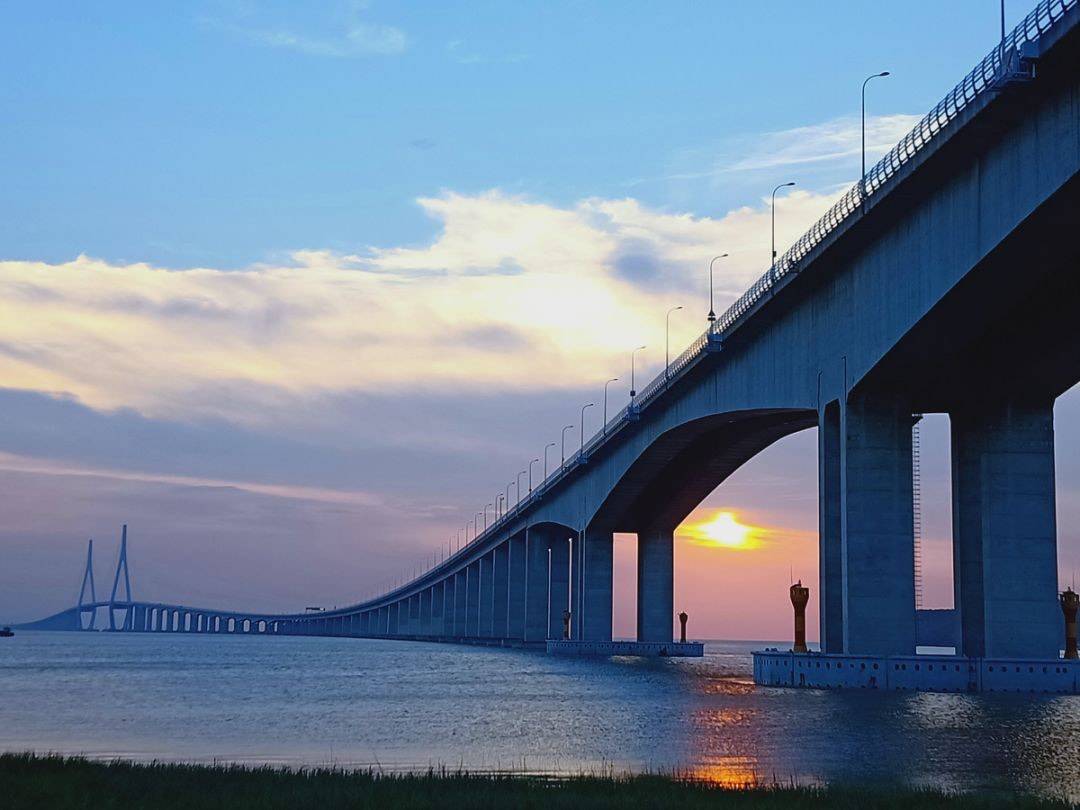 被网友捧红的全国20座网红大桥，风景绝美:此生必游览的路线