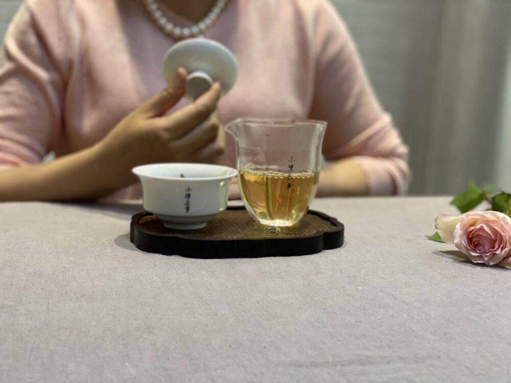 从白毫银针、白牡丹到寿眉，村姑陈传授，判断白茶品类的技巧