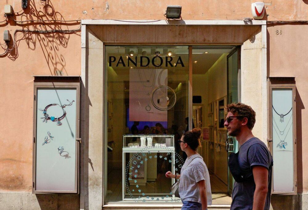 珠宝制造商 Pandora 目标是销售额增长 6-8%