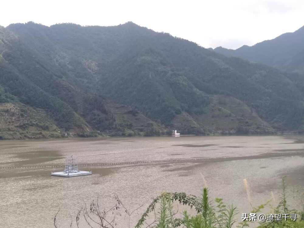 新安江在浙江安徽交界处的不同景象