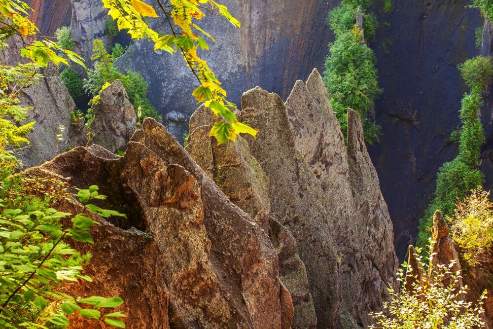 美轮美奂的长白山锦江大峡谷