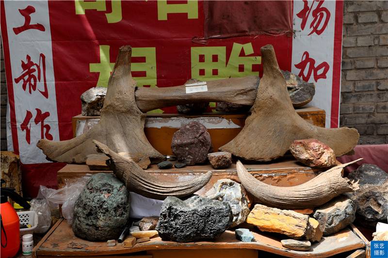 平遥古城，来自黑龙江捡石头16载为生的石农：最贵的石头卖了30万