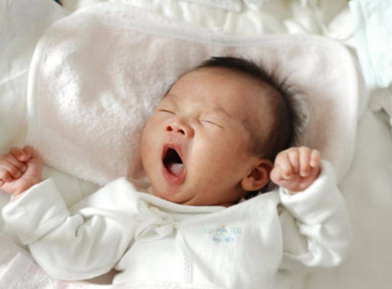 宝宝多大白天只睡一觉？0-3岁宝宝睡眠规律表，新手父母别错过