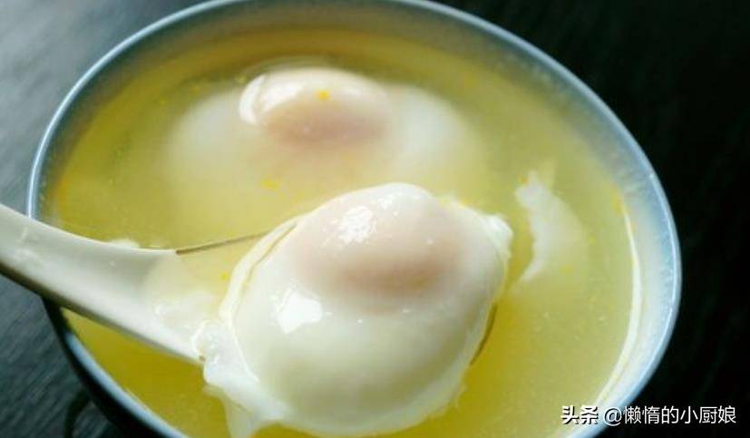 煮荷包蛋的时候，试试这样做，不散花，易成型，营养又美味
