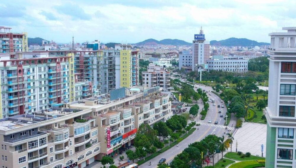 一条铁路飞跃蓝色滨海，除网红美食美景外江湛四城还有这些要打卡