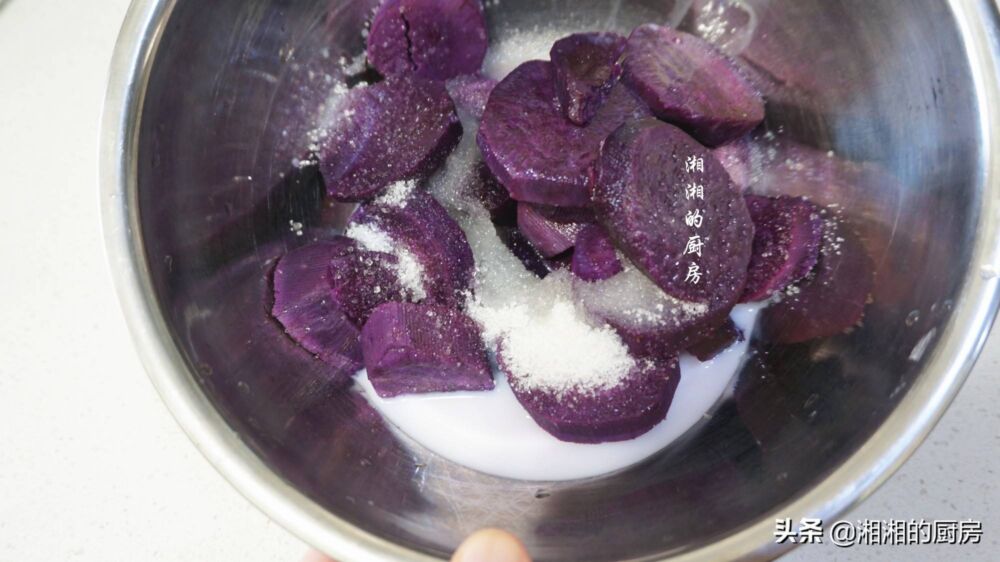 紫薯别直接蒸着吃了，这样做，香软细腻，保存几个月都不坏